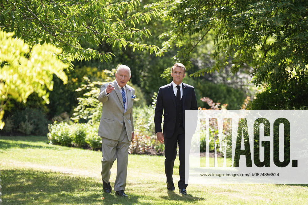 KW28 King Charles and President Emmanuel Macron walk the gardens of Windsor Castle King Charles and President Emmanuel Macron walk the gardens of Windsor Castle on day two of the State Visit to the UK, at Windsor Castle, Windsor, Berkshire, UK, on the 9th July 2025. Picture by Aaron Chown WPA-Pool Windsor Windsor Castle Berkshire United Kingdom WHA-0796