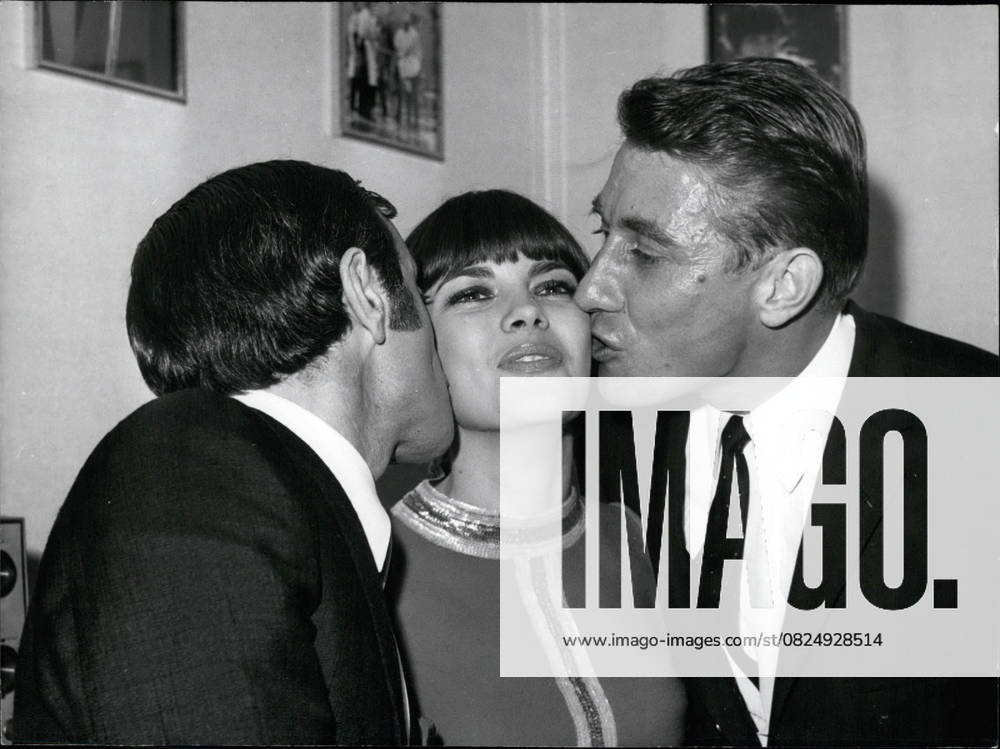 Ballet Circus Comedian Dancer Entertainer Plays 15 December 1967 Charles Aznavour and Jacques ANQUETIL kiss Mireille Mathieu