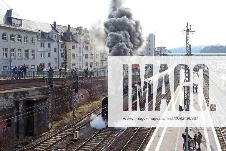 Thirty years of railway enthusiasts Treysa e V on this occasion, a steam special Nostalgia trip with a historic steam locomotive 50 3501 took place at the central station in Siegen a stop nostalgic trip on 25 03 2018 in Siegen Germany