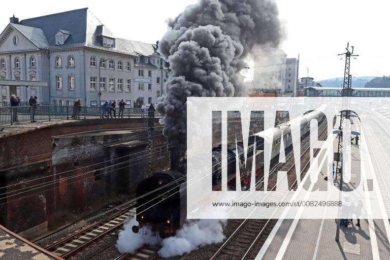 Thirty years of railway enthusiasts Treysa e V on this occasion, a steam special Nostalgia trip with a historic steam locomotive 50 3501 took place at the central station in Siegen a stop nostalgic trip on 25 03 2018 in Siegen Germany