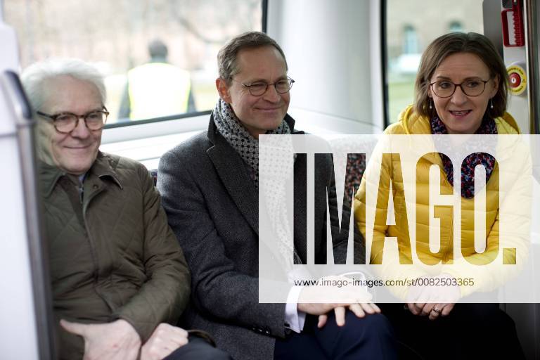 Germany Berlin Participation Minister of the Environment Svenja Schulze SPD at the start of the test operation of mobile electric minibuses on the CharitŽ grounds Karl Max Einhäupl Michael Mueller Sigrid Evelyn Nikutta 26 03 2018