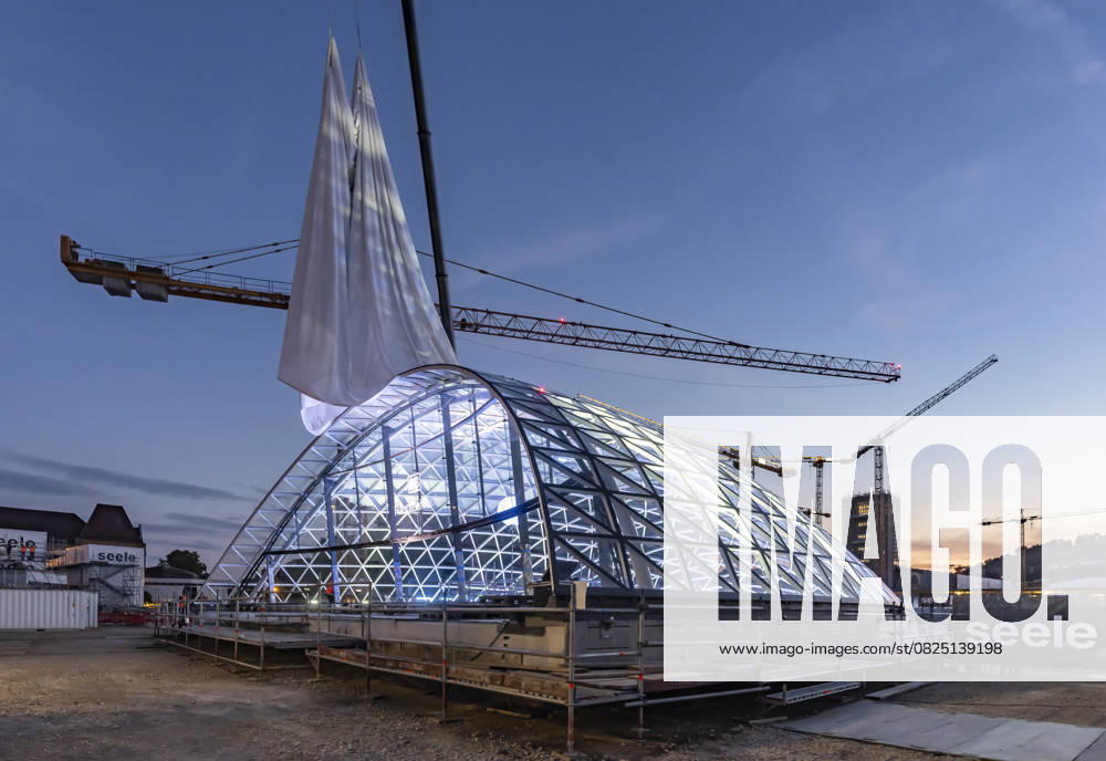 First entrance portal at the new Stuttgart main station completed For the first time, one of four so-called lattice shells can be seen, through which travelers will enter the underground through station in the future The spectacular steel and glass construction was executed by façade specialist Seele and planned by christoph ingenhoven