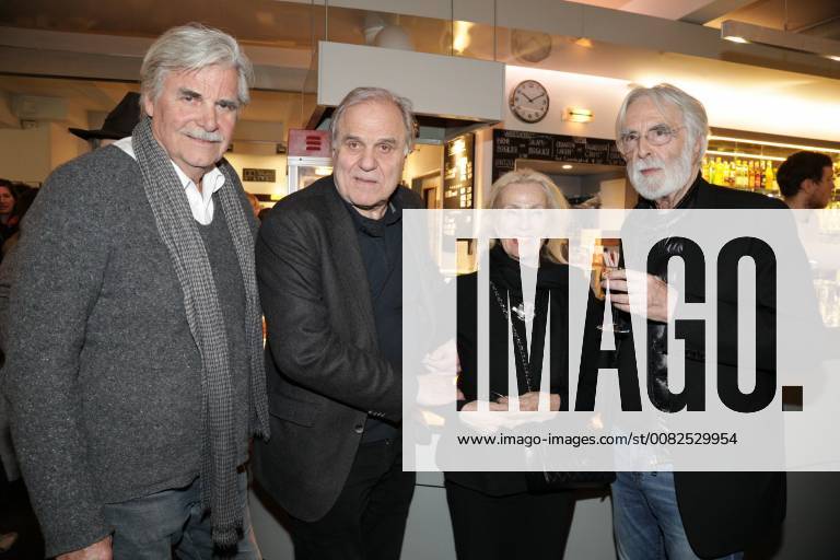 Votiv Kino TWO MEN IN SUIT Film Premiere of a family saga by Josef Bierbichler Pictured Peter Simonischek Josef Bierbichler Michael Haneke with wife Susi ZWEI HERREN IN SUZZLE Film Premiere