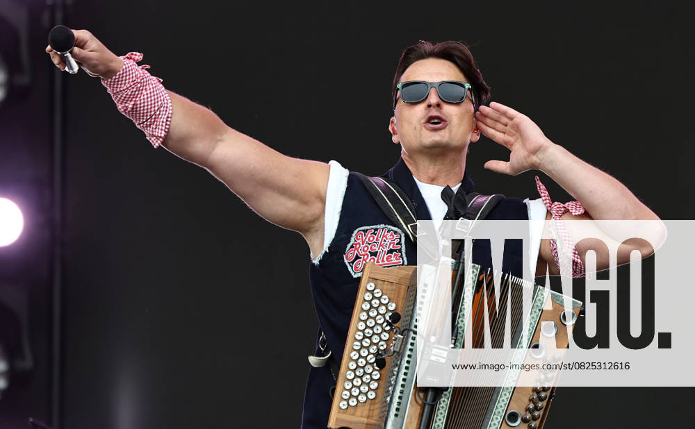 Open Air Andreas Gabalier Erfurt FOR EDITORIAL USE 11 07 2025, Erfurt, Domplatz, Sommer OpenAir Andreas Gabalier Ein Hulapalu auf uns Tour 2025