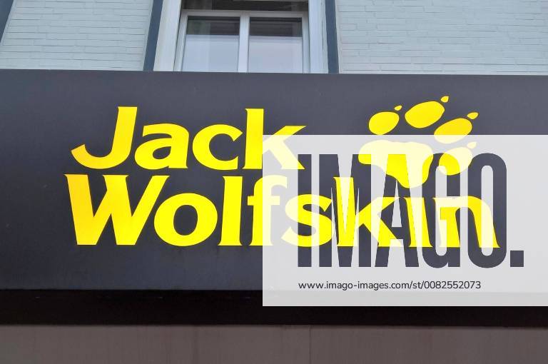 Jack Wolfskin Equipment for Draussen GmbH and Co KG aA manufactures functional clothing outdoor equipment such as backpacks, tents and shoes The company based in Idstein in the Taunus is one of the largest suppliers of outdoor equipment. Foto Jack Wolskin Logo