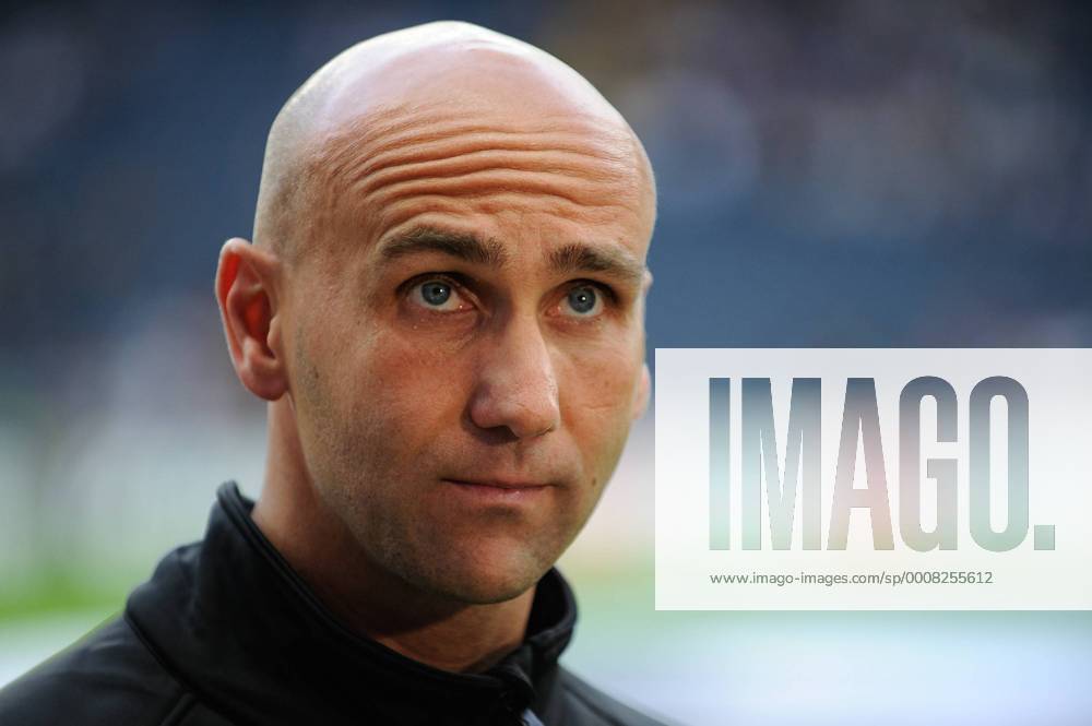 Fußball 2. Bundesliga Eintracht Frankfurt - FC St. Pauli am 25.07.2011 in Frankfurt am Main Andre Schubert ( Trainer St. Pauli )
