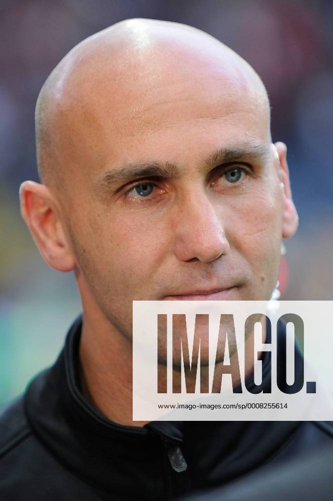Fußball 2. Bundesliga Eintracht Frankfurt - FC St. Pauli am 25.07.2011 in Frankfurt am Main Andre Schubert ( Trainer St. Pauli )