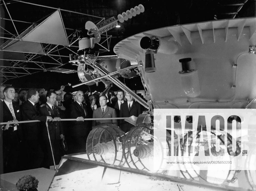 Astronaut Comets NASA Space Spaceship UFOs 28 May 1971 – Discussion via the Soviet Luna Rover Lunokhod I