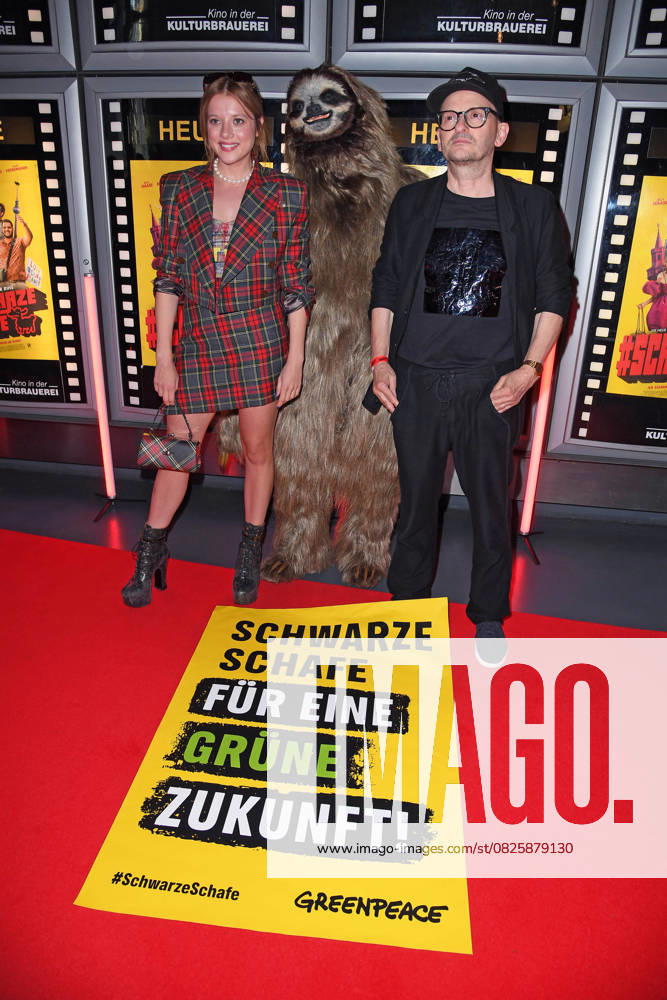 Jella Haase, Milan Peschel at the SchwarzeSchafe premiere at the cinema in the Kulturbrauerei in Berlin on 15 07 2025