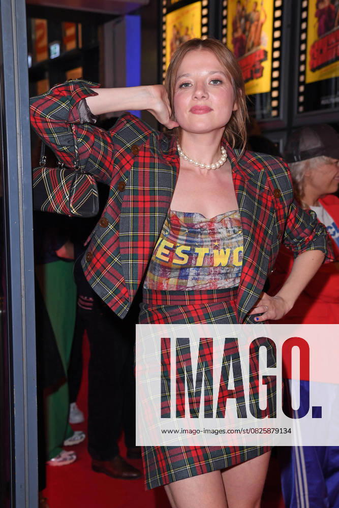 Jella Haase at the SchwarzeSchafe premiere at the cinema in the Kulturbrauerei in Berlin on 15 07 2025