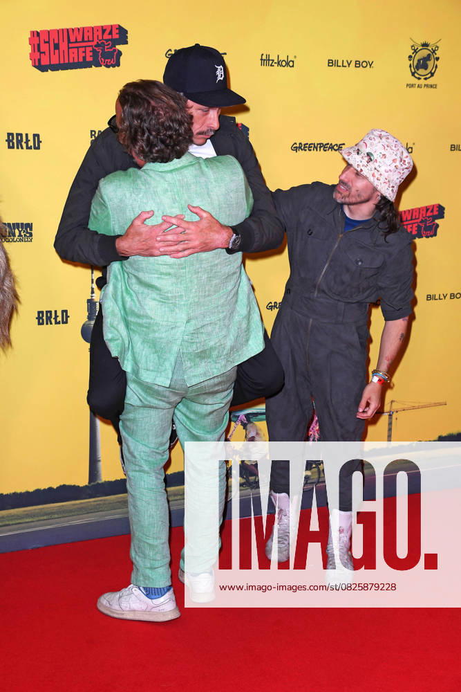 Marc Hosemann, Oliver Rihs director , Tobias Jundt aka Bonaparte at the SchwarzeSchafe premiere at the cinema in the Kulturbrauerei in Berlin on 15 07 2025