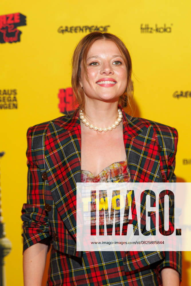 Premiere SchwarzeSchafe Jella Haase at the premiere of SchwarzeSchafe at the cinema in the Kulturbrauerei on 15 07 2025 in Berlin