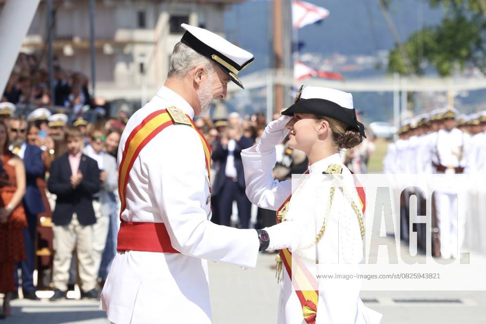 Marin Crown Princess Leonor, with King Felipe, during the oath swearing to the Spanish flag (Jura de Bandera) and the ceremony of the royal dispatch (the Navy Merit Grand Cross) to the new officers of the Navy Academy of Marin, Pontevedra. No Spain Â