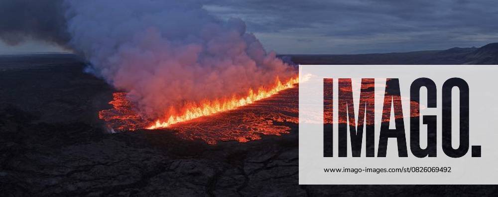 Bilder des Jahres 2025, News 07 Juli July 16, 2025, Grindavik, Reykjanes Peninsula, Iceland: Lava emerges through a fissure after a volcanic eruption. The volcano erupted on Wednesday on Icelands Reykjanes peninsula in the south-west of the country, the ninth eruption in region since the end of 2023. The main fissure was about 1.5 miles (2.4km) long, and that a second fissure of about 500 metres long had opened up nearby. Residents were advised to say indoors because high levels of toxic gas in the air. Reykjanes Peninsula Iceland - ZUMA 20250716_int_z03_031