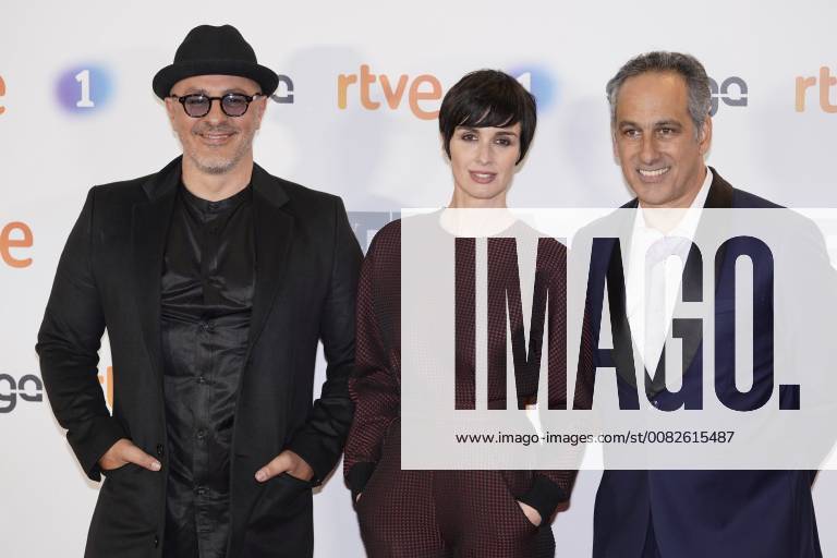 Preestreno en los Cines Callao de Fugitiva, una serie de RTVE con Paz Vega como actriz protagonista En la foto: Paz Vega, Julio Bracho y Roberto Alamo Preview at the Cinemas Callao of Fugitiva, a series of RTVE with Paz Vega as leading actress Cordon Press JosuxMondelox CordonxPress Preestreno Fugitiva