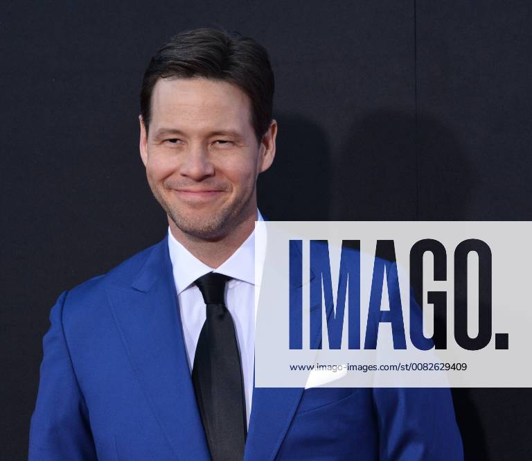 Cast member Ike Barinholtz attends the premiere of the motion picture comedy Blockers at the regency Village Theatre in the Westwood section of Los Angeles on April3, 2018. Storyline: Three parents try to stop their daughters from having sex on Prom night. LAP2018040334 JIMxRUYMEN