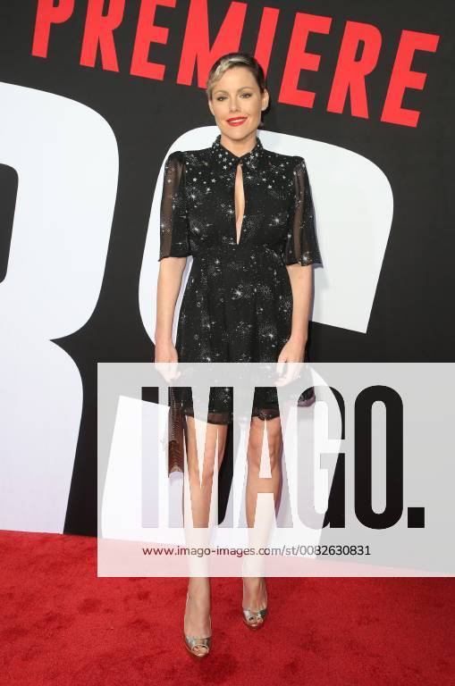 WESTWOOD, CA - APRIL 3: Kathleen Robertson, at the Premiere Of Universal Pictures Blockers at the Regency Village Theatre in Westwood, California on April 3, 2018.