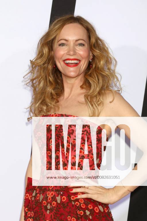 LOS ANGELES - APR 3: Leslie Mann at the Blockers Premiere at Village Theater on April 3, 2018 in Westwood, CA