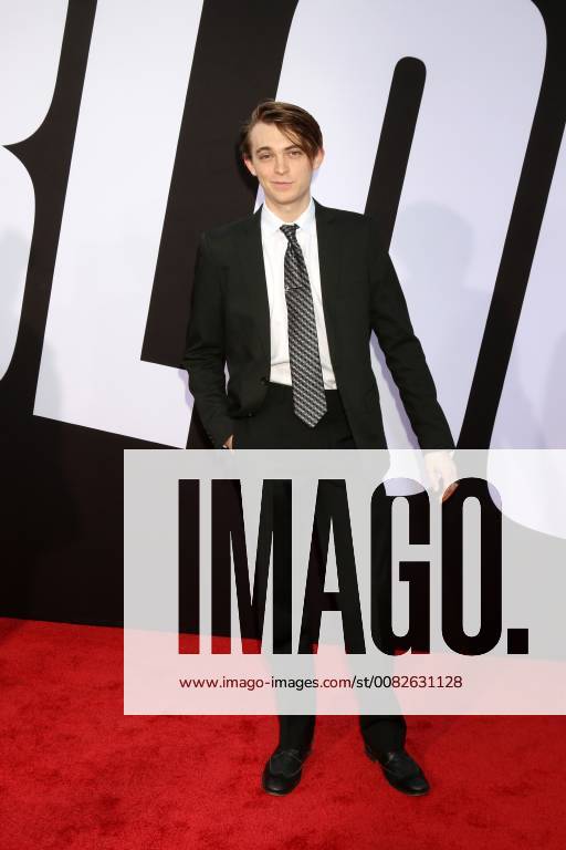 LOS ANGELES - APR 3: Dylan Riley Snyder at the Blockers Premiere at Village Theater on April 3, 2018 in Westwood, CA