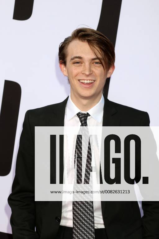 LOS ANGELES - APR 3: Dylan Riley Snyder at the Blockers Premiere at Village Theater on April 3, 2018 in Westwood, CA