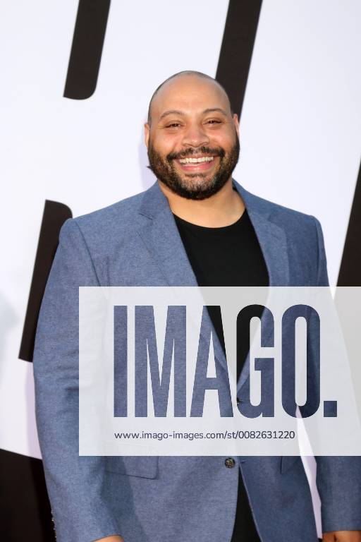 LOS ANGELES - APR 3: Colton Dunn at the Blockers Premiere at Village Theater on April 3, 2018 in Westwood, CA