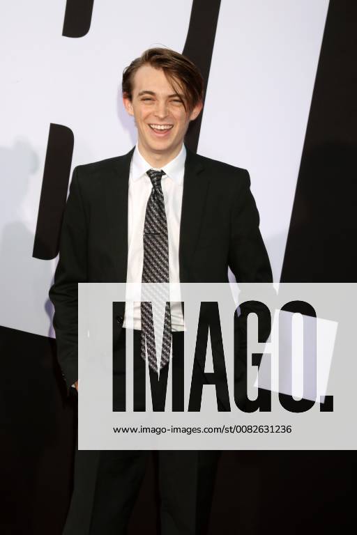 LOS ANGELES - APR 3: Dylan Riley Snyder at the Blockers Premiere at Village Theater on April 3, 2018 in Westwood, CA