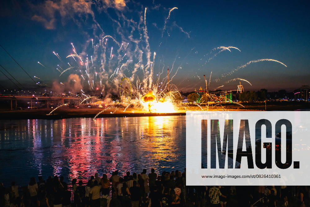 Bilder des Jahres 2025, News 07 Juli Rheinkirmes folk festival in Dusseldorf DUSSELDORF, GERMANY - JULY 18: Fireworks explode by mistake on the ground during a drone and fireworks show as part of the Rheinkirmes folk festival on July 18, 2025 in Dusseldorf, Germany. This explosion led to the injury of several people, some of them severely injured. Hesham Elsherif Anadolu Dusseldorf Germany. Editorial use only. Please get in touch for any other usage.