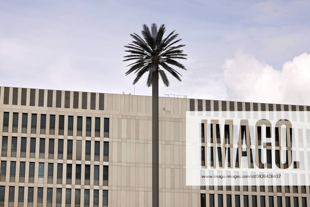 Headquarters of the Federal Intelligence Service BND in Berlin, which was previously stationed in Pullach The Federal Intelligence Service in Berlin is one of the three German federal intelligence services alongside the Federal Office for the Protection of the Constituti