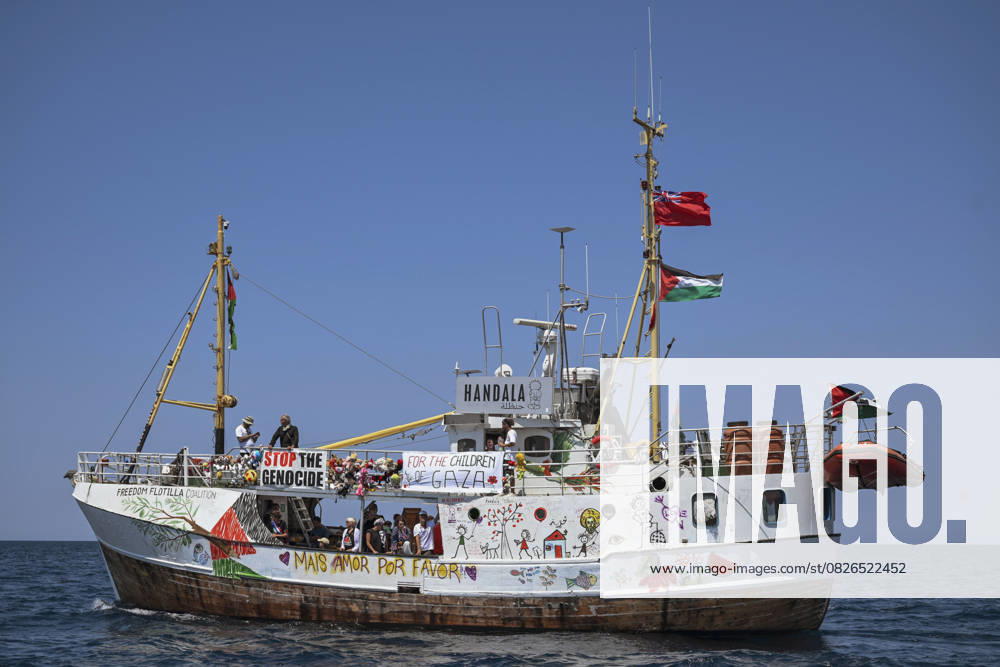 Bilder des Jahres 2025, News 07 Juli Departure of Handala vessel in Gallipoli, Italy GALLIPOLI, ITALY - JULY 20: Handala vessel of Freedom Flotilla Coalition departs from Gallipoli Port to reach Gaza for delivering humanitarian aid and breaking the Israeli blockade, in Italy, on July 20, 2025. Valeria Ferraro Anadolu Gallipoli Italy. Editorial use only. Please get in touch for any other usage.