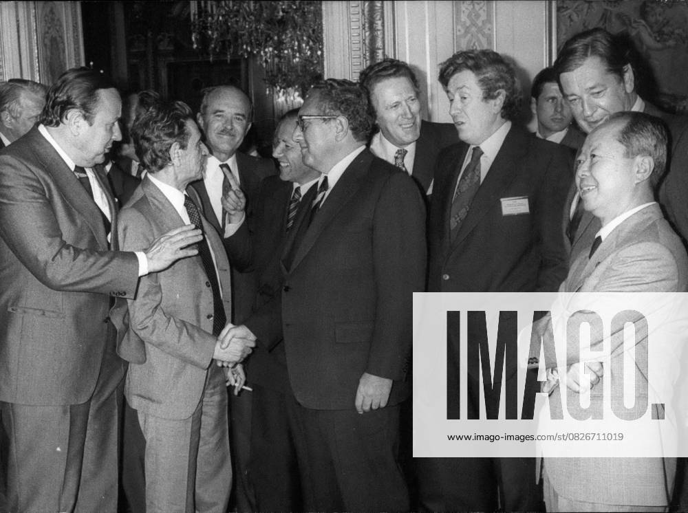 Meeting the State and Heads of Government the World 21 June 1976 US Foreign Minister Henry KISSINGER, Center, German Foreign Minister Hans Dietrich GENSCHER, French Foreign Minister Jean SAUVAGNARGUES, Third party from left to at the back, Prime Minister from Luxembourg Gaston Thorn