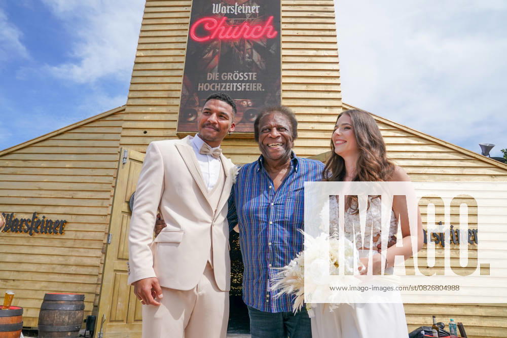 Parookaville, Germany, Europe, Warsteiner Church, festival wedding, Roberto Blanco, best man, bridal couple, multicultural, pop legend, a bit of fun is a must, 88 years, smile, summer wedding, beer barrel, bouquet of flowers, wedding dress, cream-colored suit, entertainer, generation cult, festival ambience, big