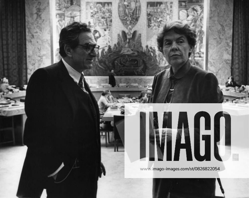US politics Government 3 March 1981 United Nations, New York, the Security Council met itself this Month to Problem at Lebanon the Photo shows Ambassador Tueni, Permanent Representative of Lebanon, at Interview with the US Ambassador Jeane J Kirkpatrick before the Meeting