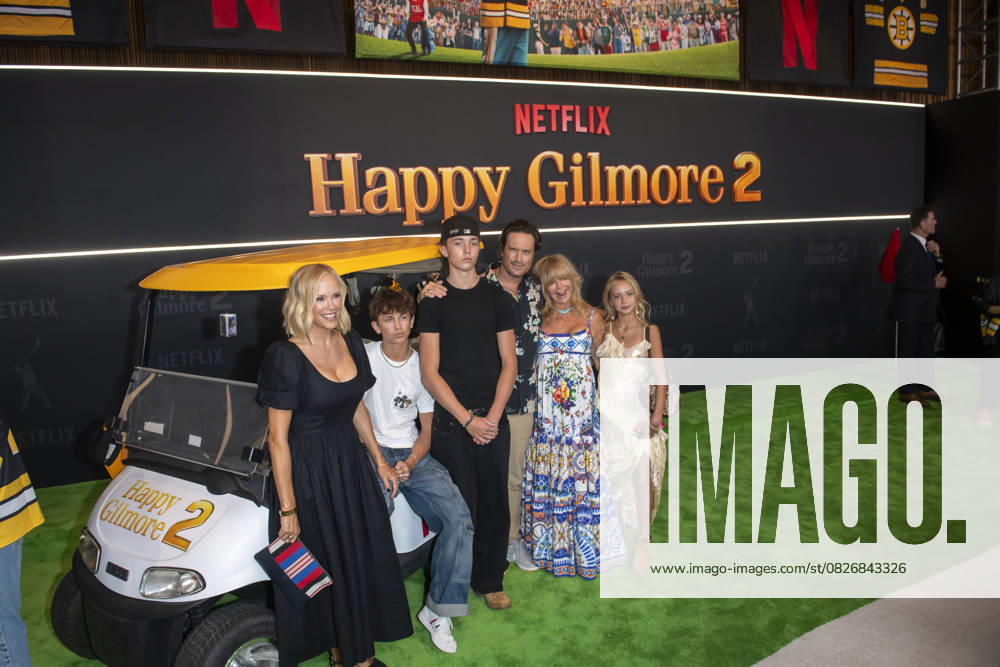 (L-R) Erinn Hudson, Bodhi Hawn Hudson, Wilder Brooks Hudson, Oliver Hudson, Goldie Hawn and Rio Laura Hudson attend Netflix s Happy Gilmore 2 New York Premiere at Jazz at Lincoln Center. New York United States - ZUMAs197 20250721_aaa_s197_296