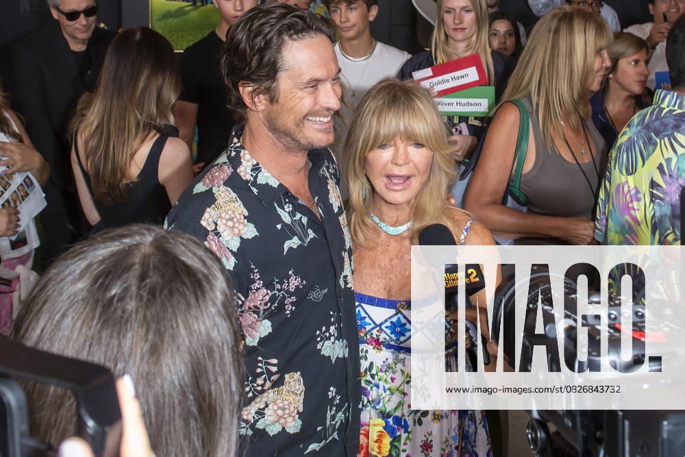 (L-R) Oliver Hudson and Goldie Hawn attend Netflix s Happy Gilmore 2 New York Premiere at Jazz at Lincoln Center. New York United States - ZUMAs197 20250721_aaa_s197_320