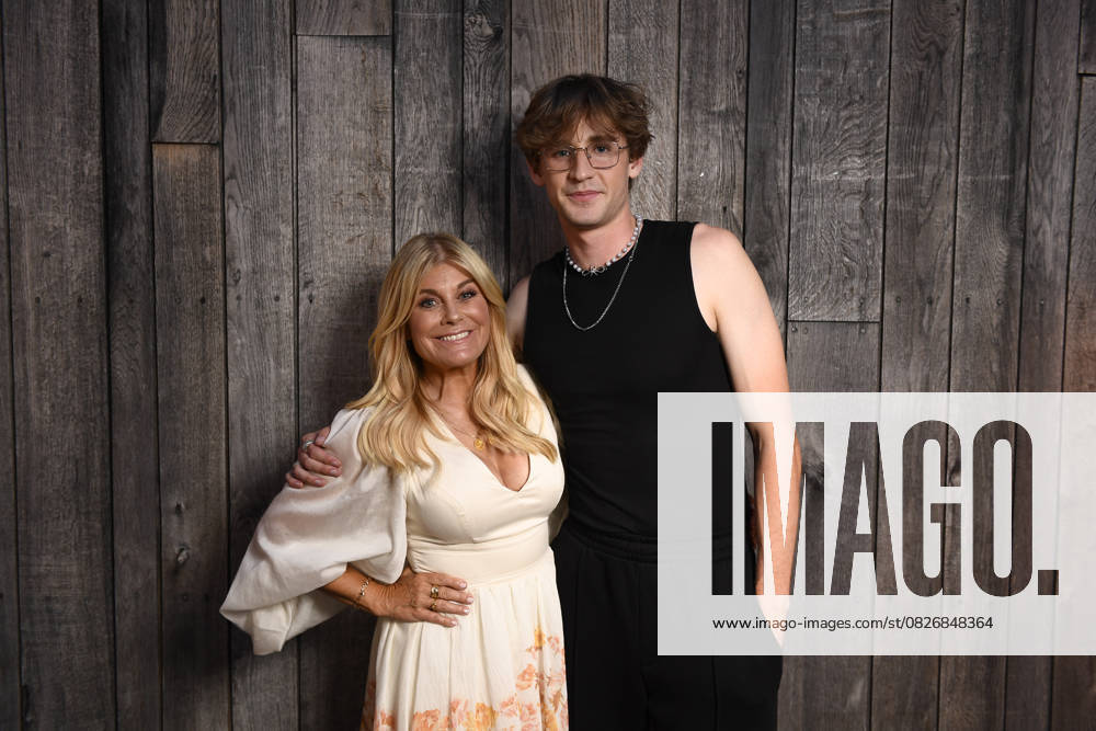STOCKHOLM, SWEDEN 20250722 Host Pernilla Wahlgren and Magnus Ferrell backstage after Allsang pa Skansen on Tuesday night STOCKHOLM SWEDEN