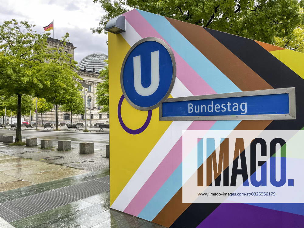 U Bahnhof Bundestag shines in rainbow colors, While the Bundestag refrains from rainbow flags, the BVG sets a clear sign for diversity at the U Bahnhof Bundestag and other stations With colorful stairs and stickers, the Berlin public transport company celebrates Pride Month and CSD, underlining its commitment to tolerance and accepta