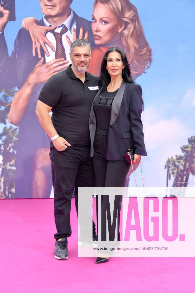 Imad Mardnli and Samia Mardnli at the German premiere of DIE NACKTE KANONE in Berlin on 24 07 2025