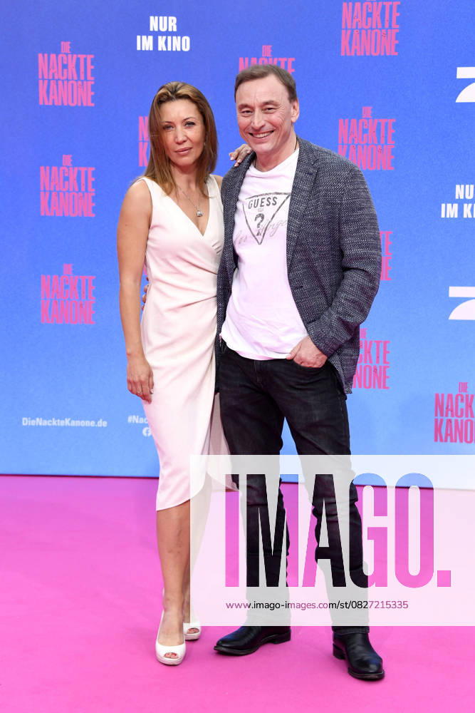Monika Gossmann and Werner Daehn at the German premiere of DIE NACKTE KANONE in Berlin on 24 07 2025