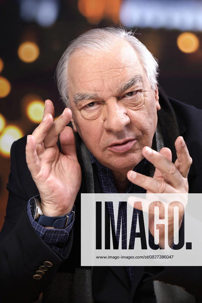 News Didier Decoin succeeds Bernard Pivot as head of the Académie Goncourt Exclusive Portrait of Didier Decoin in Paris, January 10, 2019 Cédric Perrin Bestimage No Web No Blog Belgium and Switzerland Paris France