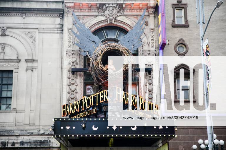 New York, New York, United States - Before the official launch of the Lyric Theater on Broadway in New York City on Tuesday, the premiere sessions of the Harry Potter and the Curseed Child set a record of ticket office. The premiere for the big public takes place on April 22. New York United States - ZUMAv122 20180410_zap_v122_029