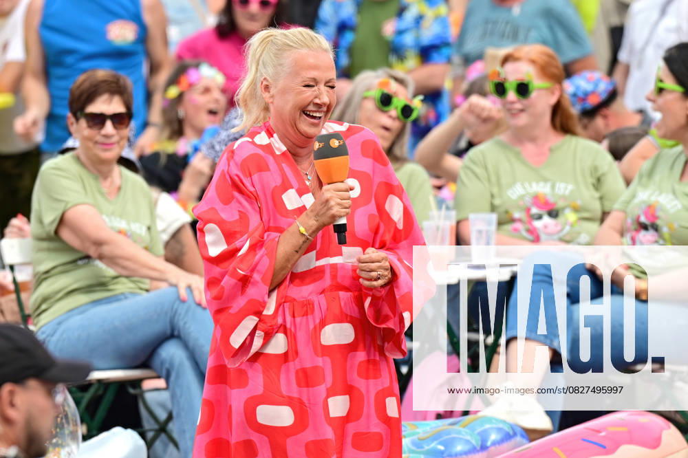 ZDF Fernsehgarten presenter Andrea Kiwi Kiewel during the ZDF entertainment show Fernsehgarten on 27 07 2025 in Mainz 20250727MWI073263