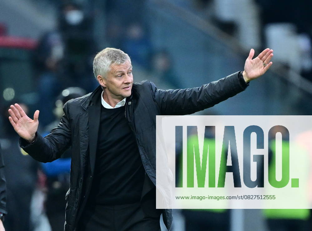 Besiktas v RAMS Basaksehir - Turkish Super Lig ISTANBUL, TURKIYE - APRIL 12: Head coach Ole Gunnar Solskjaer of Besiktas gestures as he gives tactics during Turkish Super Lig week 31 football match between Besiktas and RAMS Basaksehir at Tupras Stadium in Istanbul, Turkiye on April 12, 2025. Istanbul Turkey. Editorial use only. Please get in touch for any other usage.
