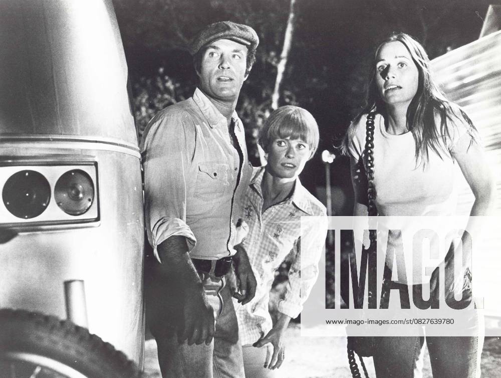 Entertainment News - Nov. 15, 1973 Nov. 15, 1973 - SALLY KELLERMAN with James Caan and Louise Lasser.1973.Slither.Supplied by Photos, inc.