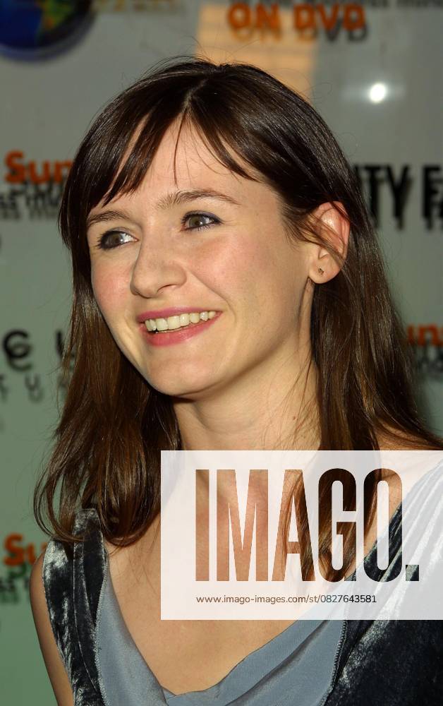 SUNSHINE KI Jan. 1, 1980 - Los Angeles, CALIFORNIA, USA - K39443KI.ETERNAL SUNSHINE OF THE SPOTLESS MIND DVD LAUNCH PARTY AT LACUNA, INC IN LOS ANGELES, CALIFORNIA.09 23 04. KATHRYN INDIEK 2004.EMILY MORTIMER