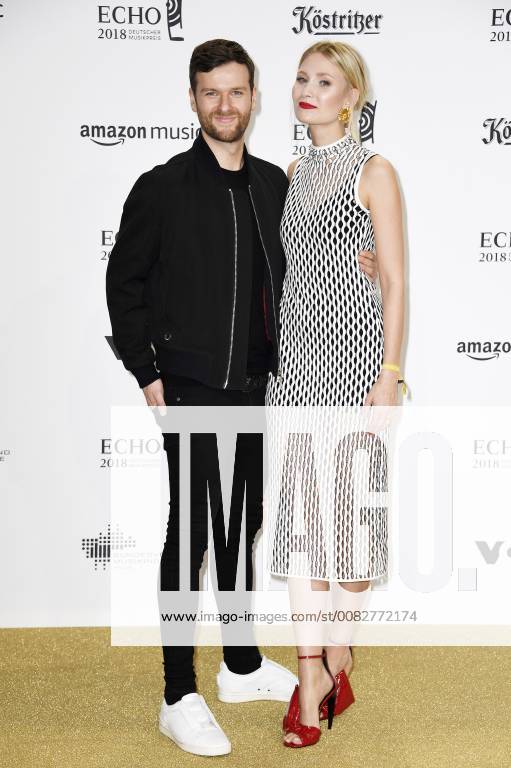 Daniel Grunenberg and Carolin Niemczyk Glasperlenspiel at the 27th German Music Award Echo 2018 in the Messe Berlin Berlin 12 04 2017 Foto:xF.xFuturexImage