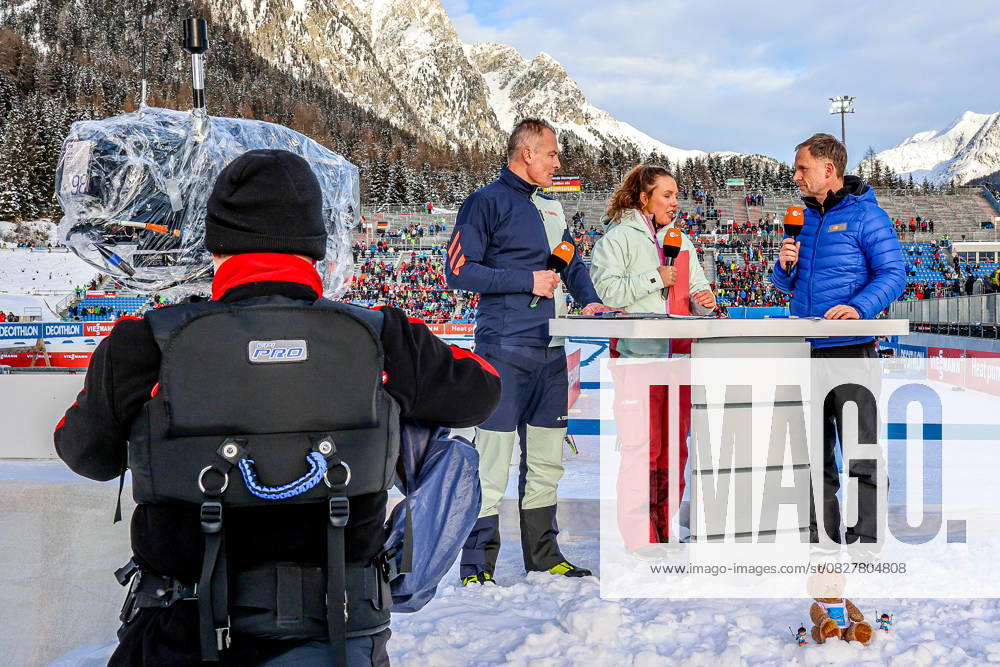 Laura Dahlmeier as ZDF expert at the Biathlon World Cup 2023 Laura Dahlmeier center as ZDF expert at the Biathlon World Cup 2023 in Antholz, ZDF biathlon expert Sven Fischer left, ZDF presenter Alexander Ruda right Antholz Antholz, Südtirol Arena, Biathl Trentino Südtirol Italy