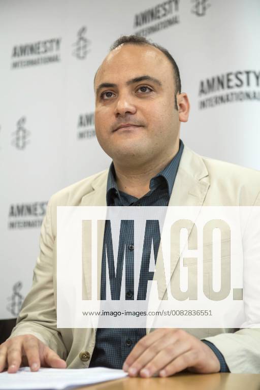 Fuer einen furchtlosen Einsatz trotz staatlicher Repressionen wird das aegyptische Nadeem-Zentrum in Kairo fuer die Rehabilitierung von Opfern von Gewalt und Folter mit dem Menschenrechtspreis von Amnesty International am Montagabend (16.04.18) in Berlin ausgezeichnet. Stellvertretend fuer das Nadeem-Zentrum nimmt der aegyptische Arzt und Menschenrechtsaktivist Taher Mokhtar (Foto bei der Pressekonferenz am Montag) entgegen, da die Betreiber des Zentrums nicht aus Aegypten ausreisen duerfen. Das Nadeem-Zentrum setzt sich seit 25 Jahren fuer Folteropfer ein. Die Mitarbeiter der Organisation errichteten eine Spezialklinik zur Behandlung Ueberlebender von Misshandlungen durch die Sicherheitskraefte, wo Betroffene medizinisch und psychologisch betreut werden. Im Februar 2017 wurde die Klinik von den Behoerden offiziell geschlossen, doch die