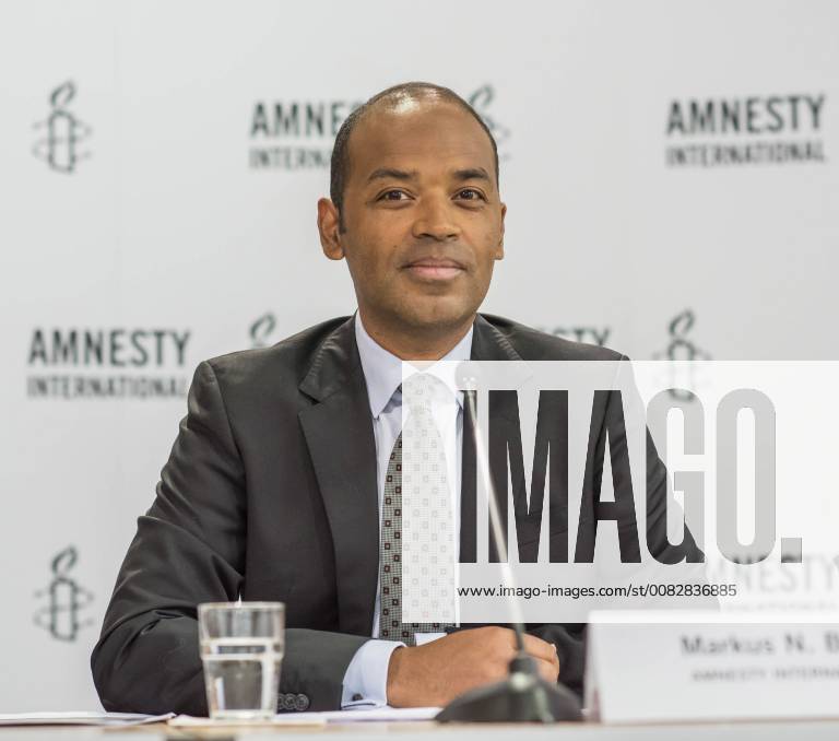 Markus N. Beeko, Generalsekretaer von Amnesty International in Deutschland, bei einer Pressekonferenz zum Amnesty-Menschenrechtspreis 2018 am 16.04.18 in Berlin. Fuer einen furchtlosen Einsatz trotz staatlicher Repressionen wird das aegyptische Nadeem-Zentrum in Kairo fuer die Rehabilitierung von Opfern von Gewalt und Folter mit dem Menschenrechtspreis von Amnesty International am Montagabend (16.04.18) in Berlin ausgezeichnet. Stellvertretend fuer das Nadeem-Zentrum nimmt der aegyptische Arzt und Menschenrechtsaktivist Taher Mokhtar entgegen, da die Betreiber des Zentrums nicht aus Aegypten ausreisen duerfen. Das Nadeem-Zentrum setzt sich seit 25 Jahren fuer Folteropfer ein. Die Mitarbeiter der Organisation errichteten eine Spezialklinik zur Behandlung Ueberlebender von Misshandlungen durch die Sicherheitskraefte, wo Betroffene medizin