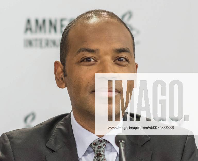 Markus N. Beeko, Generalsekretaer von Amnesty International in Deutschland, bei einer Pressekonferenz zum Amnesty-Menschenrechtspreis 2018 am 16.04.18 in Berlin. Fuer einen furchtlosen Einsatz trotz staatlicher Repressionen wird das aegyptische Nadeem-Zentrum in Kairo fuer die Rehabilitierung von Opfern von Gewalt und Folter mit dem Menschenrechtspreis von Amnesty International am Montagabend (16.04.18) in Berlin ausgezeichnet. Stellvertretend fuer das Nadeem-Zentrum nimmt der aegyptische Arzt und Menschenrechtsaktivist Taher Mokhtar entgegen, da die Betreiber des Zentrums nicht aus Aegypten ausreisen duerfen. Das Nadeem-Zentrum setzt sich seit 25 Jahren fuer Folteropfer ein. Die Mitarbeiter der Organisation errichteten eine Spezialklinik zur Behandlung Ueberlebender von Misshandlungen durch die Sicherheitskraefte, wo Betroffene medizin