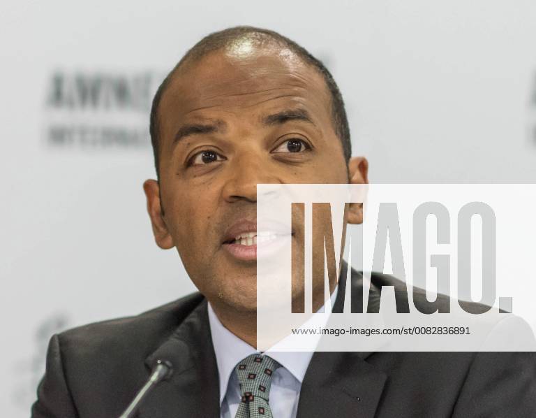 Markus N. Beeko, Generalsekretaer von Amnesty International in Deutschland, bei einer Pressekonferenz zum Amnesty-Menschenrechtspreis 2018 am 16.04.18 in Berlin. Fuer einen furchtlosen Einsatz trotz staatlicher Repressionen wird das aegyptische Nadeem-Zentrum in Kairo fuer die Rehabilitierung von Opfern von Gewalt und Folter mit dem Menschenrechtspreis von Amnesty International am Montagabend (16.04.18) in Berlin ausgezeichnet. Stellvertretend fuer das Nadeem-Zentrum nimmt der aegyptische Arzt und Menschenrechtsaktivist Taher Mokhtar entgegen, da die Betreiber des Zentrums nicht aus Aegypten ausreisen duerfen. Das Nadeem-Zentrum setzt sich seit 25 Jahren fuer Folteropfer ein. Die Mitarbeiter der Organisation errichteten eine Spezialklinik zur Behandlung Ueberlebender von Misshandlungen durch die Sicherheitskraefte, wo Betroffene medizin